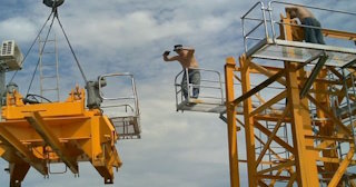 Демонтаж башенного крана в Великих Луках - услуги по демонтажу от Сварной-Вкл от 1560 руб.