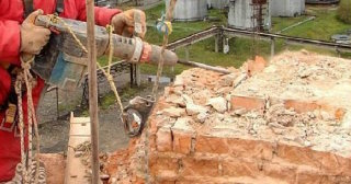 Демонтаж дымовых труб в Великих Луках - профессиональные услуги от Сварной-Вкл от 520 руб.