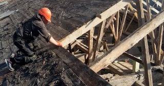 Профессиональный демонтаж стропильной системы от Сварной-Вкл в Великих Луках от 572 рублей.