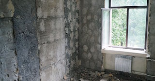 Демонтаж квартиры с вывозом мусора в Великих Луках от Сварной-Вкл от 2080 рублей.