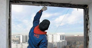 Демонтаж остекления балкона в Великих Луках - цена от 572 руб. - Сварной-Вкл
